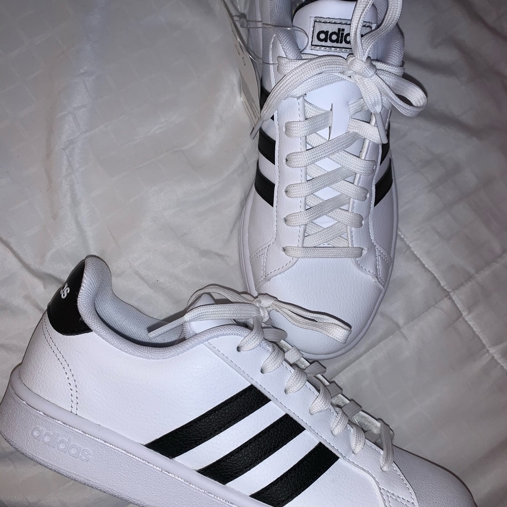 Adidas Grand Court Sneakers